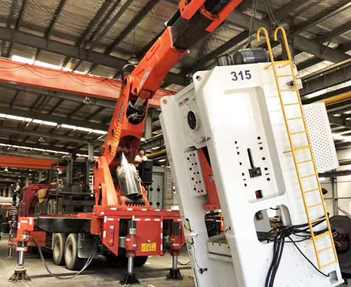 秭归附近随车吊出租，轻松解决运输难题