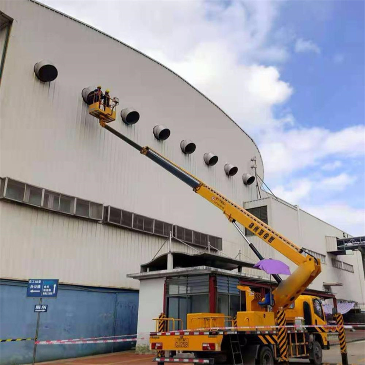 秭归高空作业车出租服务：专业广告牌安装解决方案