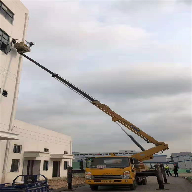 秭归吊车可以用吊笼吊人作业吗